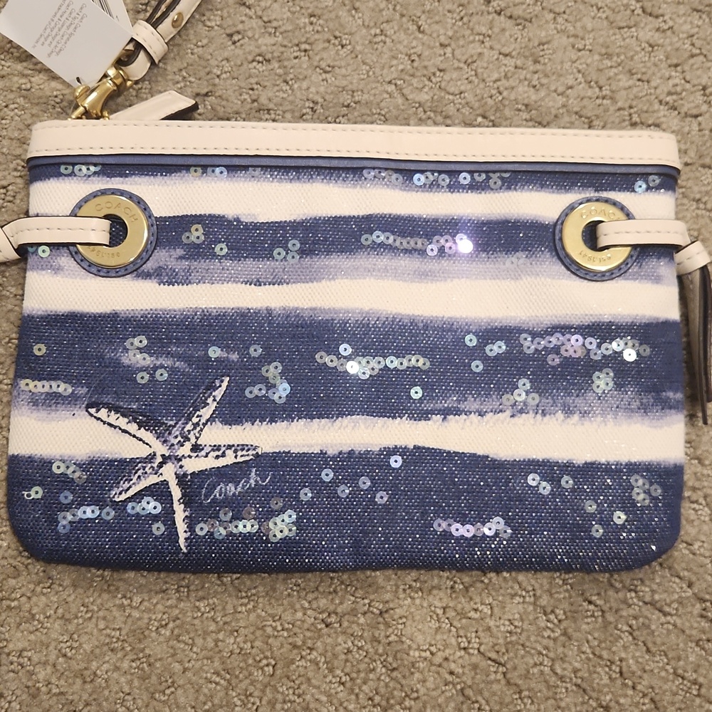 NEW Coach Blue & White Sequin Fish Wristlet. NEW With Tags Attached $118 - Picture 4 of 6